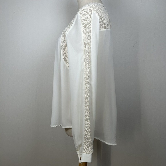 ASTR The Label Womens M Top Blouse Ivory Floral Embroidered Cuff Sleeve - Picture 3 of 8